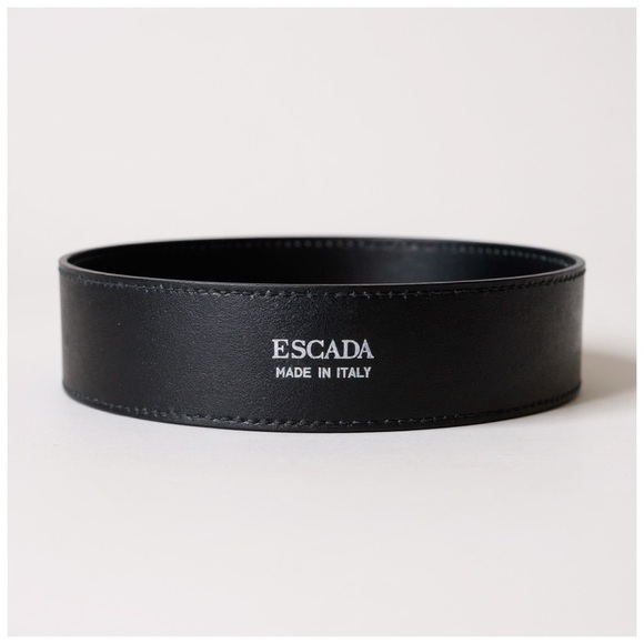 Escada Women’s Navy Leather Belt w/ White Stars & Silver Buckle. 33” x 1.5” - Picture 9 of 13